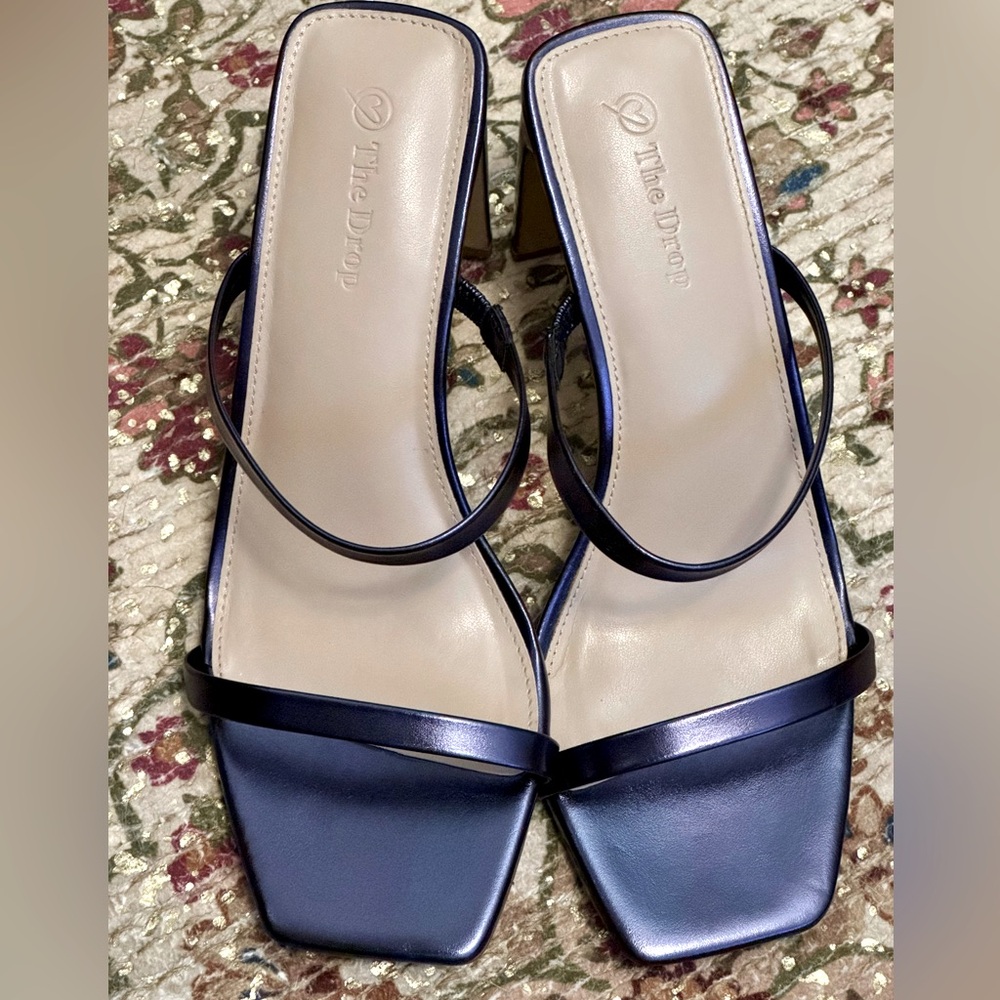 The Drop Metallic Navy size 8